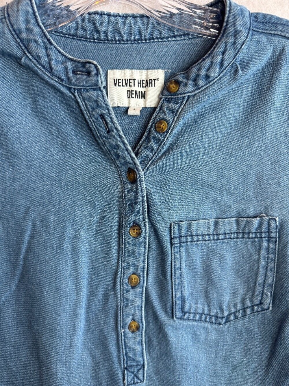 Velvet Heart Denim Women’s Chambray Puff Sleeve Henley Shirt Blue Size L